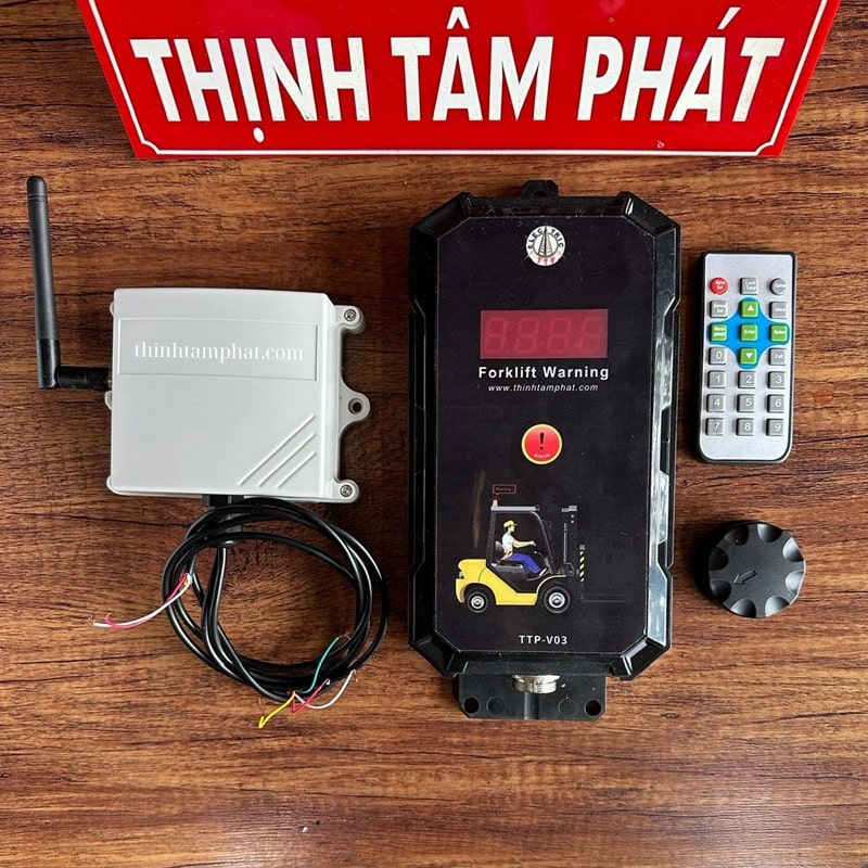 cảnh báo tốc độ xe nâng